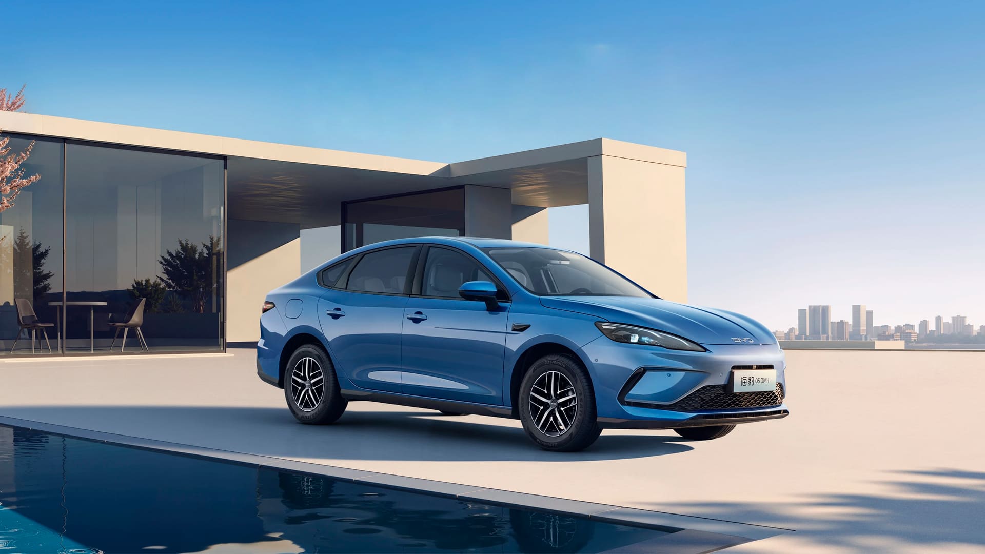 Гібридний автомобіль BYD Seal 05 DM-i